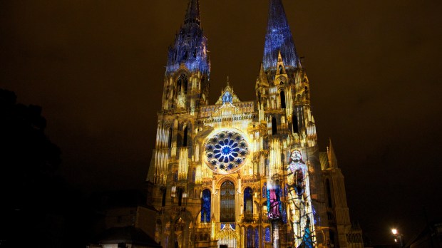 Chartres &#8211; © Spectaculaires &#8211; les Allumeurs d&#8217;images &#8211; Photo M. Anglada
