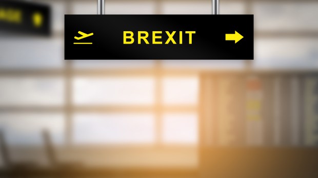 web-brexit-airport-affichage-exit-pichetwshutterstock.jpg