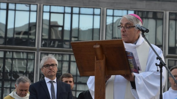 Monseigneur Santier, évêque de Créteil a également prononcé quelques mots. © Michel Pourny