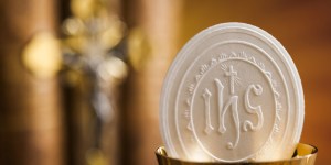 Où ont eu lieu les miracles eucharistiques en France ?