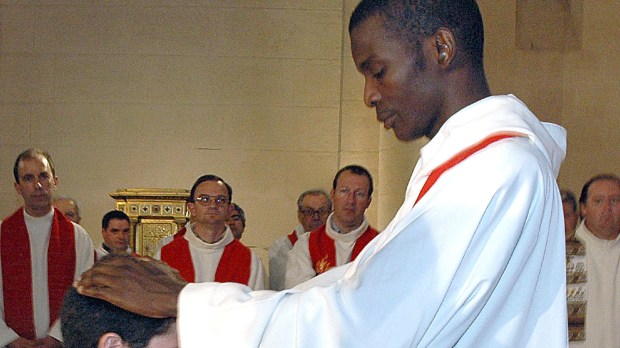 Ordination sacerdotale à la cathédrale d&#8217;Angoulème