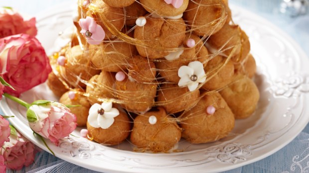 CROQUEMBOUCHE