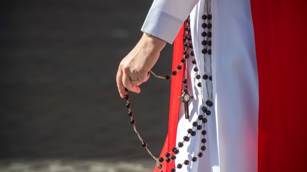 Sister of perpetual adoration praying the Rosary AM_9665