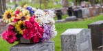 FLEURS SUR UNE TOMBE