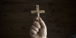 Un éminent exorciste irlandais regrette le manque de formation des prêtres