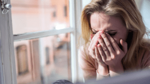 Soft – WEB3 WOMAN CRYING SAD WINDOWSILL DEPRESSED Shutterstock