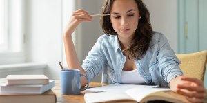 Quand cessera-t-on de prendre les jeunes filles pour des idiotes ?