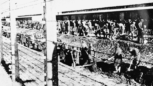 MODLITWA W AUSCHWITZ