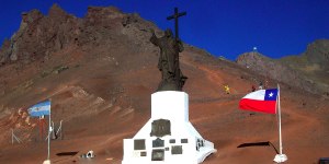 Au carrefour des Andes, le Christ veille