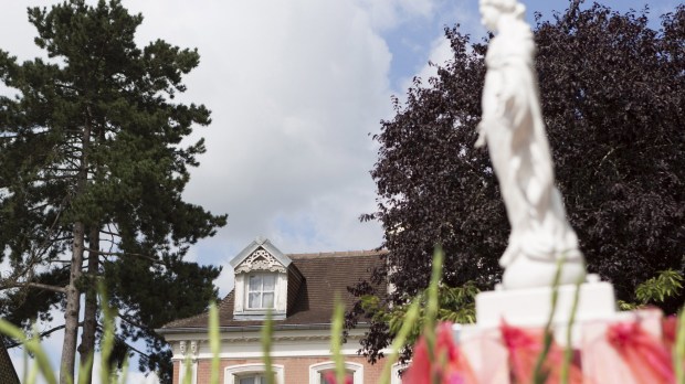 STATUE LISIEUX