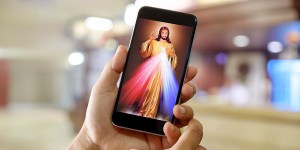 Et si Jésus remplaçait les notifications de nos smartphones ?