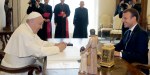 MACRON POPE