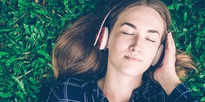 Pourquoi avons-nous deux oreilles et pas une seule  ?