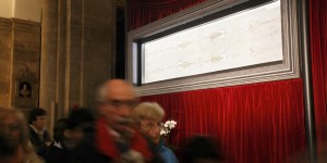 Revue de presse : Le Saint-Suaire bientôt visible dans plusieurs pays ?