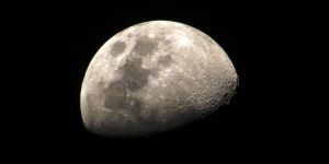 Existe-t-il un évêque de la Lune&nbsp;?