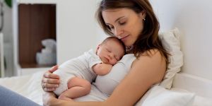Naissance compliquée : ces paroles réparatrices à dire à son bébé