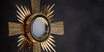 web2-eucharistic-adoration-godong-fr002697a.jpg