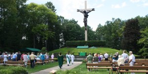 Voici le plus grand crucifix du monde