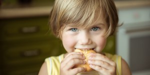 Recettes de Pâques : les biscuits de la joie à réaliser en famille