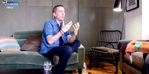 Gad Elmaleh sincèrement bouleversé par Lourdes
