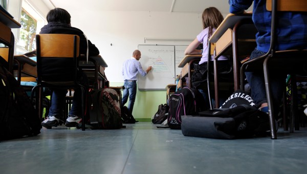 Corner Item Image - Des députés dénoncent les contrôles des établissements privés sous contrat