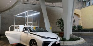 Le pape François a désormais sa papamobile à hydrogène