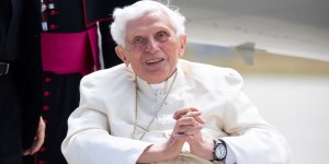 Les 70 ans de sacerdoce de Benoît XVI « pourrait se résumer par le mot abandon à la Providence »