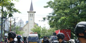 Attaque de la cathédrale de Makassar : le geste héroïque de Kosmas Balembang