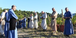 Ils travaillent la vigne depuis des siècles pour la gloire de Dieu