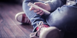 « Mais que fait un iPhone entre les mains d&rsquo;un collégien? »