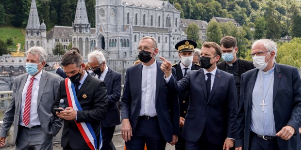 DIAPO : Emmanuel Macron en visite présidentielle à Lourdes