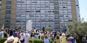 Comment s&rsquo;est passée la première nuit du Pape à l&rsquo;hôpital ?