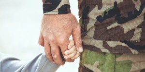 Parent militaire : comment parler de son métier à son enfant ?