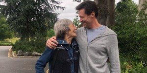 Abandonné par sa mère à 8 ans, Hugh Jackman a réussi à pardonner