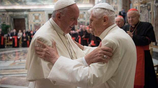 pape françois et benoit XVI