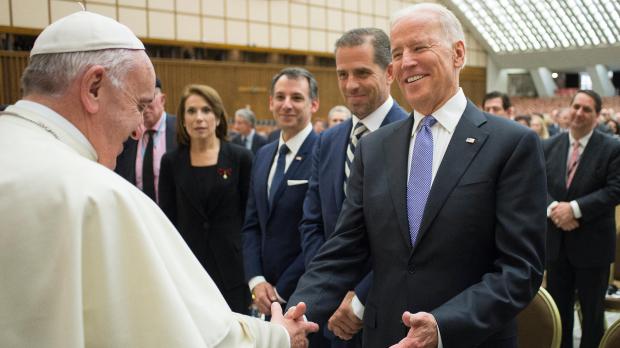 WEB2-POPE FRANCIS-JOE BIDEN-AFP-000_A325Y.jpg