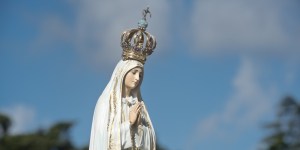 Apparitions et révélations : est-on tenu d&rsquo;y croire ?