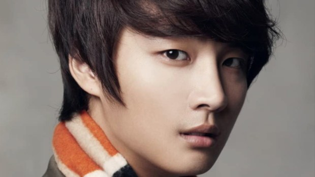 YOON SI YOON