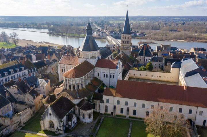 Eglise-ND-de-la-Charite-sur-Loire-c-Fondation-du-patrimoine-MyPhotoAgency-Thierry-Martrou-.jpg