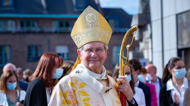 MGR-ULRICH-Brigitte-Naye-diocese-de-Lille.jpg