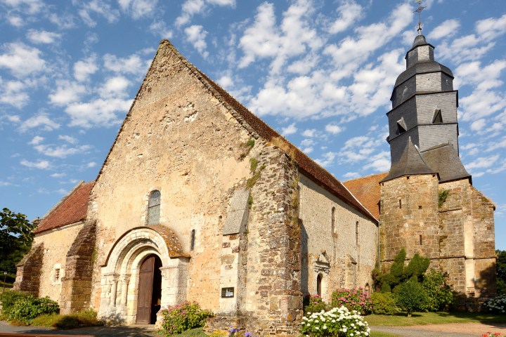 portrail-eglise-godong-FR238087E.jpg