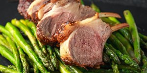 [RECETTE] Le traditionnel gigot d&rsquo;agneau à l&rsquo;ail et aux asperges