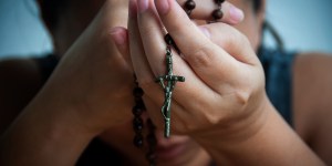 Le chapelet du Calvaire, pour se rappeler l&rsquo;amour du Christ pour les hommes