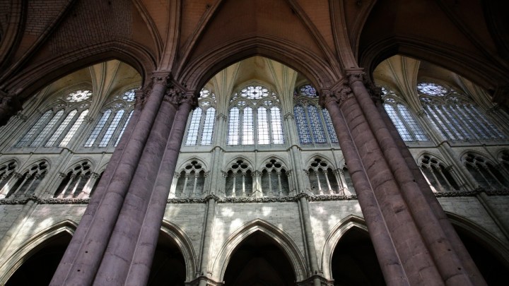 CATHEDRALE-AMIENS-FR448435A.jpg
