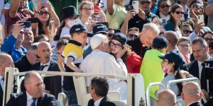 [VIDÉO] La vraie richesse des personnes âgées selon le pape François