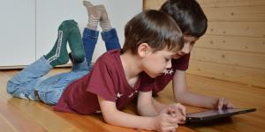 Écrans : une astuce originale pour que toute la famille décroche
