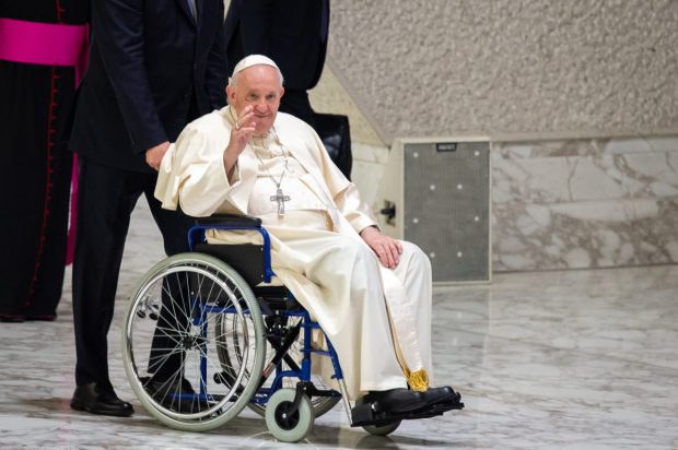 Pope-Francis-General-Audience-August-31-2022-Paul-VI-Hall-Antoine-Mekary-ALETEIA-wheelchair