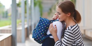Rentrée : Comment consoler son enfant s&rsquo;il n&rsquo;est pas dans la même classe que ses amis?