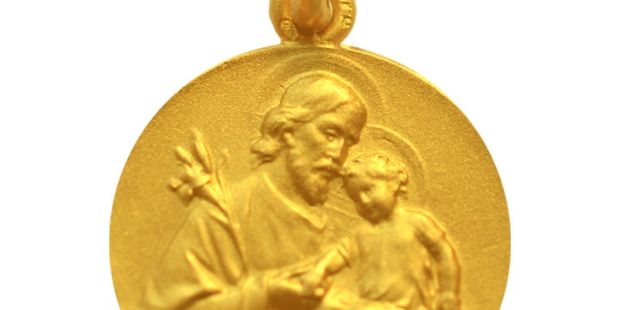 Huit jolies médailles à l’effigie d’un saint