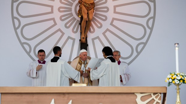 Pope-Francis-27th-National-Eucharistic-Congress-Matera-AFP